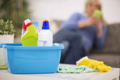 Eco-friendly cleaning solutions for hard floors